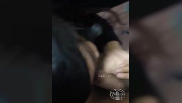 《熟女控☀️必备》原创大神给久战沙场离异黑比干妈剃阴毛，然后道具 肉棒直接给干潮喷了3