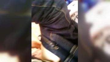 大肚腩色校长趁老婆出差之时把大学生情人带到家里打炮鸳鸯浴后沙发上大战激情69学妹身材又好又柔软对白精彩