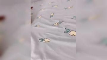 百合姐妹花全程露脸丝袜肚兜情趣诱惑，跳蛋小夹子按摩棒统统逼里塞，道具抽插淫声荡语揉奶玩逼精彩又刺激第06集