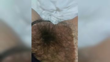 韵味大奶尤物好多，酒店一个人露脸自慰原生态鲍鱼阴毛好多，特写小蝴蝶，一刺激淫水不少第05集