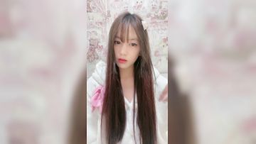 乐乐妹妹颜值清纯的大眼妹子精彩大秀直播，这奶子发育的可以左右比心，干净性感的逼逼掰开给你看自慰呻吟