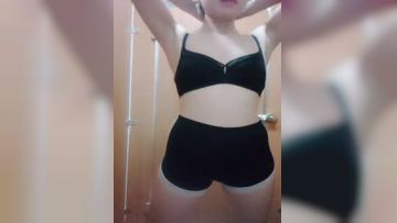 小狐狸主播【乌苏儿】极品美女，在网吧静静的去厕所开收费玩跳蛋扣逼，真骚的很啊！1第02集