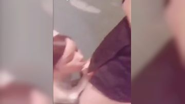 【国产】网红哆啦福利视频过生日KTV厕所啪啪啪扣逼舔jb洗手盆上操不要错过的!