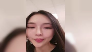 长发颜值高萝莉小妹诱惑，全程露脸白皙皮肤粉嫩逼逼精彩之极，别错过