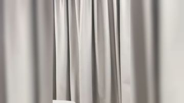 奶子够你玩一年的极品大波妹，全程露脸黑丝诱惑狼友。