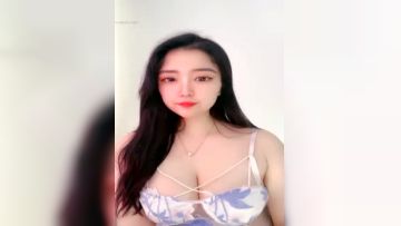 #女飞行员_穿着这性感渔网黑丝御姐型美女主播露逼发骚，对着镜头揉捏奶子掰穴自摸，翘起美臀非常性感，主播逼紧多液别错过