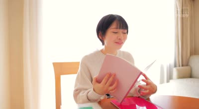 Idea Pocket - IPSE-012 小松本果 AVデビュー【寝取られSEX卒论】インテリ系女子大生がAV出演。彼氏に内绪でガチイキNTR性交。