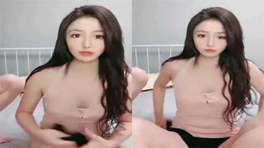 黑丝肥臀欲女深喉挑逗 精瘦肌肉男狂干无毛嫩穴高潮喷射